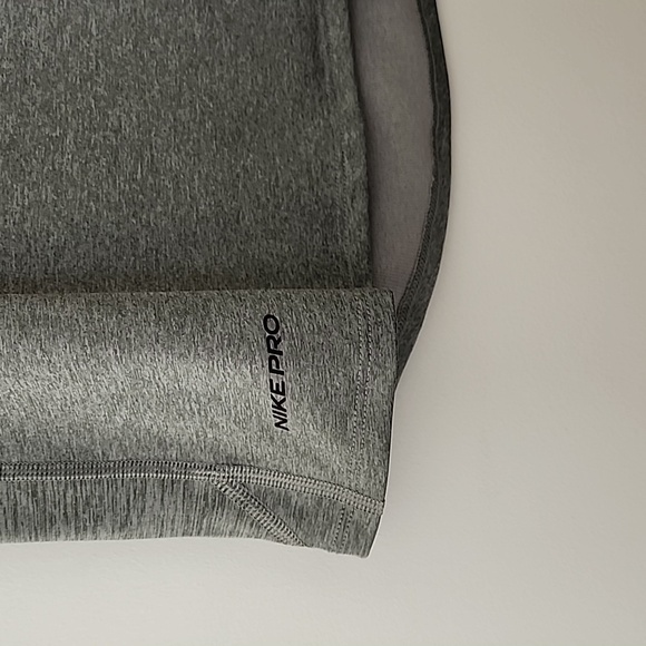 Nike Pro Dri-fit Top Size Medium - Picture 2 of 5